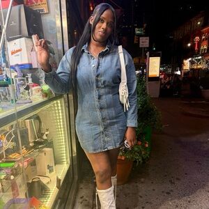 Meet your Posher, Awa